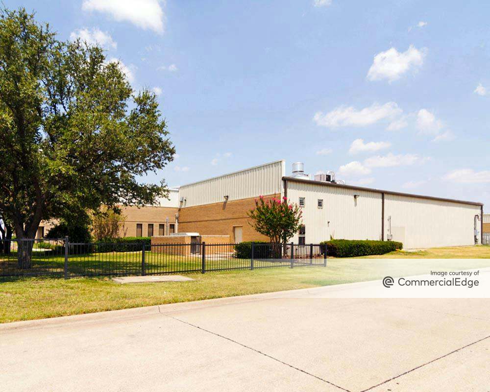 2709 North Forum Drive, Grand Prairie, TX Industrial Space